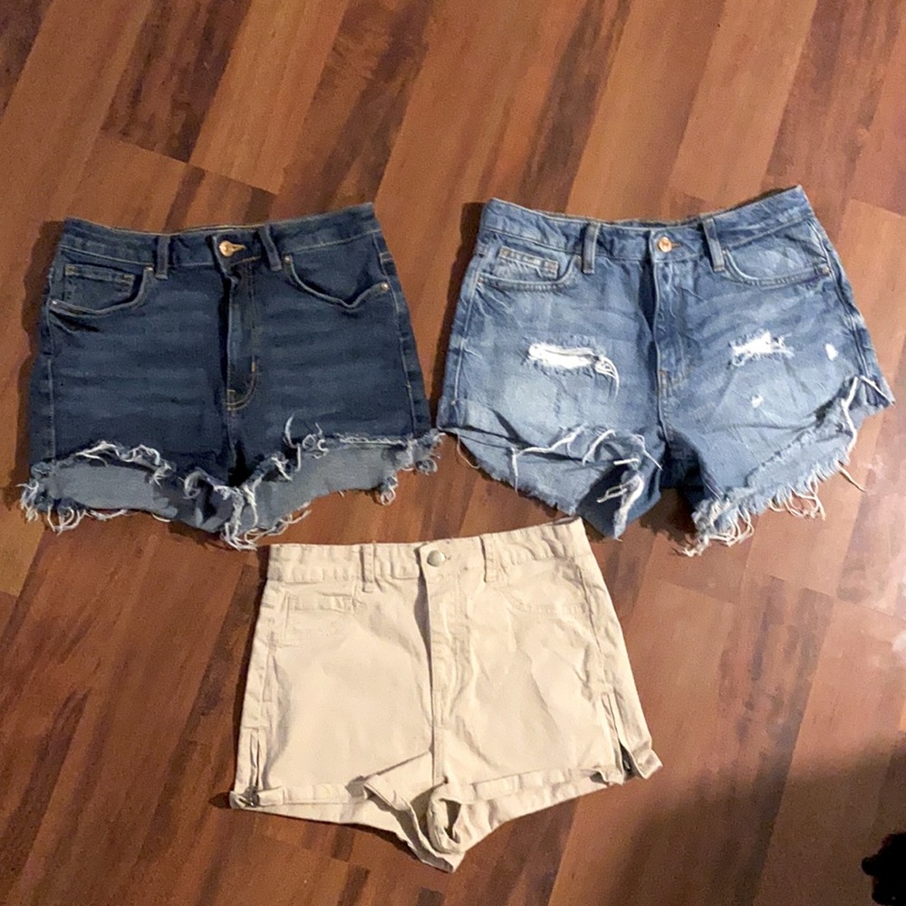 Shorts size 4. Bundle (3) mid rise